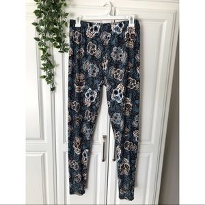 Skull pattern leggings
